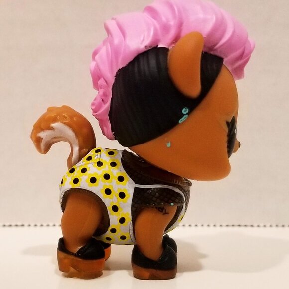 L.O.L. Surprise! Pets "Grunge Skunk" & Accessories, VGUC - Picture 4 of 13